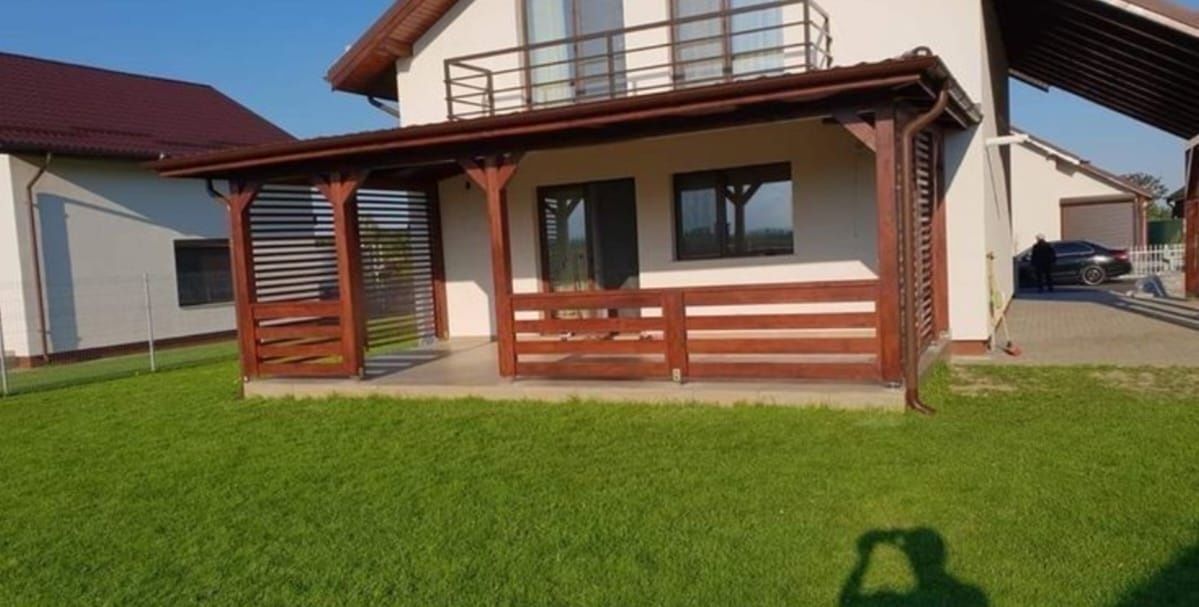Executăm foișoare din lemn, modele personalizate după cerințele clienț