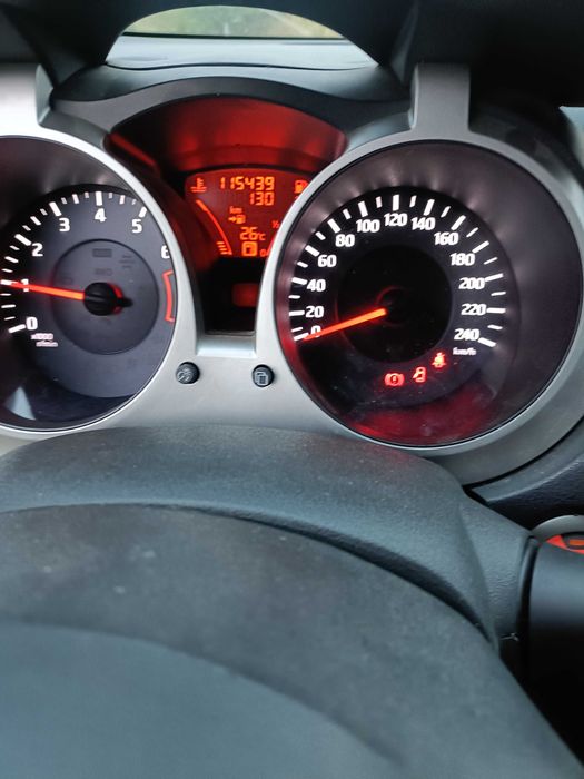 Nissan Juke roșu ,1.6 benzina,cv manuala, an 2011, 115000 Km