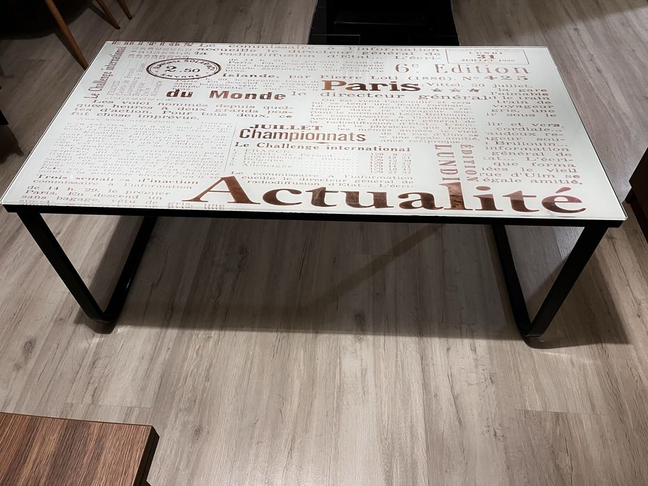 Малка холна маса за кафе