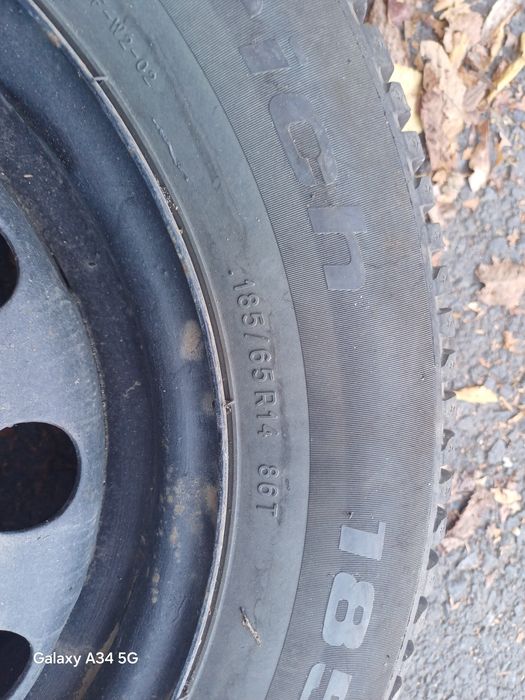 Vand 4 cauciucuri de iarna 185/65 R 14