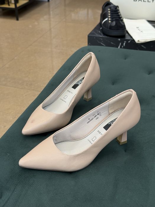 Дамски обувки на нисък ток M&S  естествена кожа