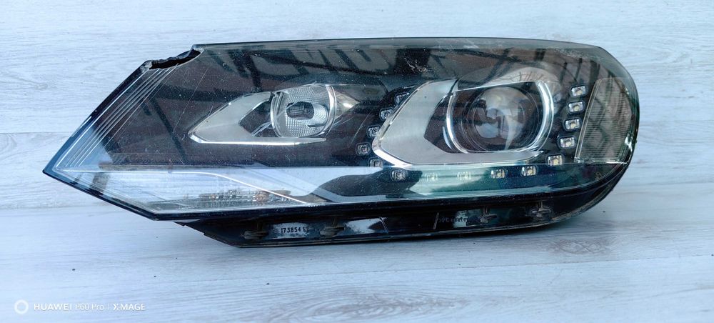 Фар за VW Touareg Xenon LED - За части / ремонт / ВФ Туарег