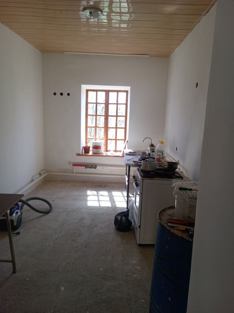 Uy SOTILADI 4 hona banya alohida tovuqhona, molhona, qo'yhona,