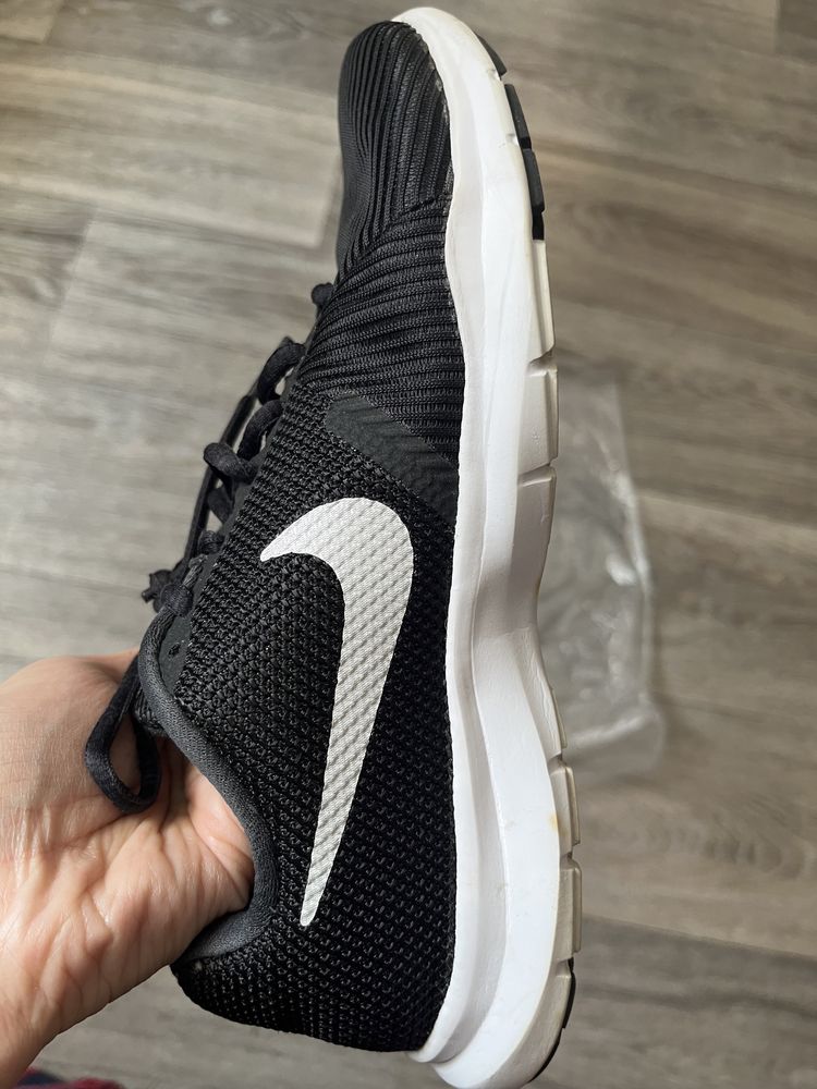 Продам кроссовки Nike original