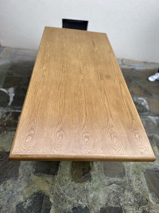 Масивна трапезна маса от дъб