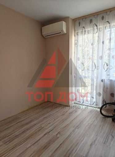 Тристаен! кв.Левски! Първи етаж! Самостаятелен гараж! Код 74257