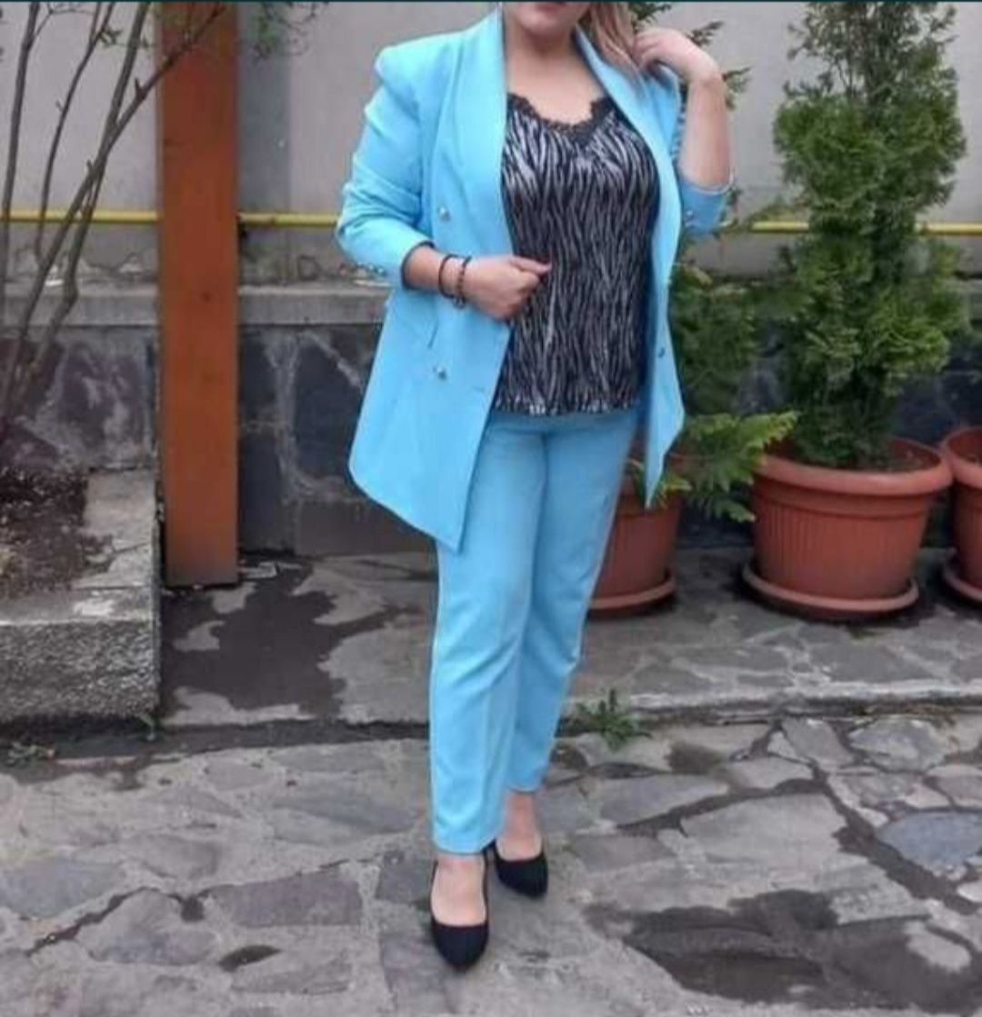 Costum albastru/ baby blue marimea 42-44
