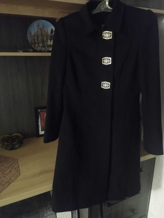 Элегантное красивое пальто