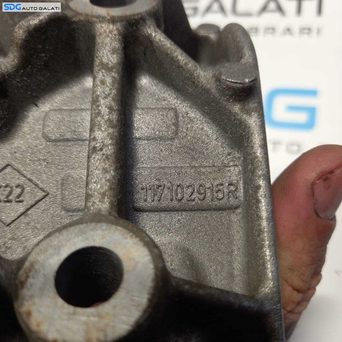 Suport Accesorii Alternator Motor Dacia Sandero 2 1.2 B 2012 – 2020 Cod 117102915R 117102915 [0946]