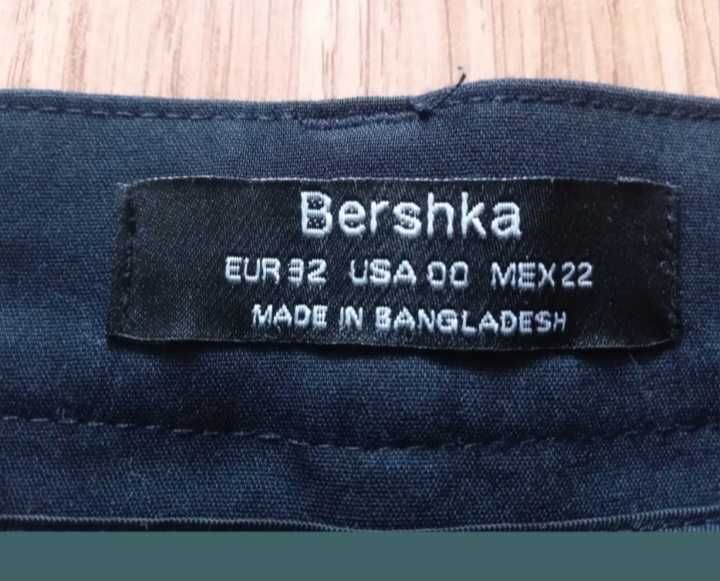 Pantaloni Bershka