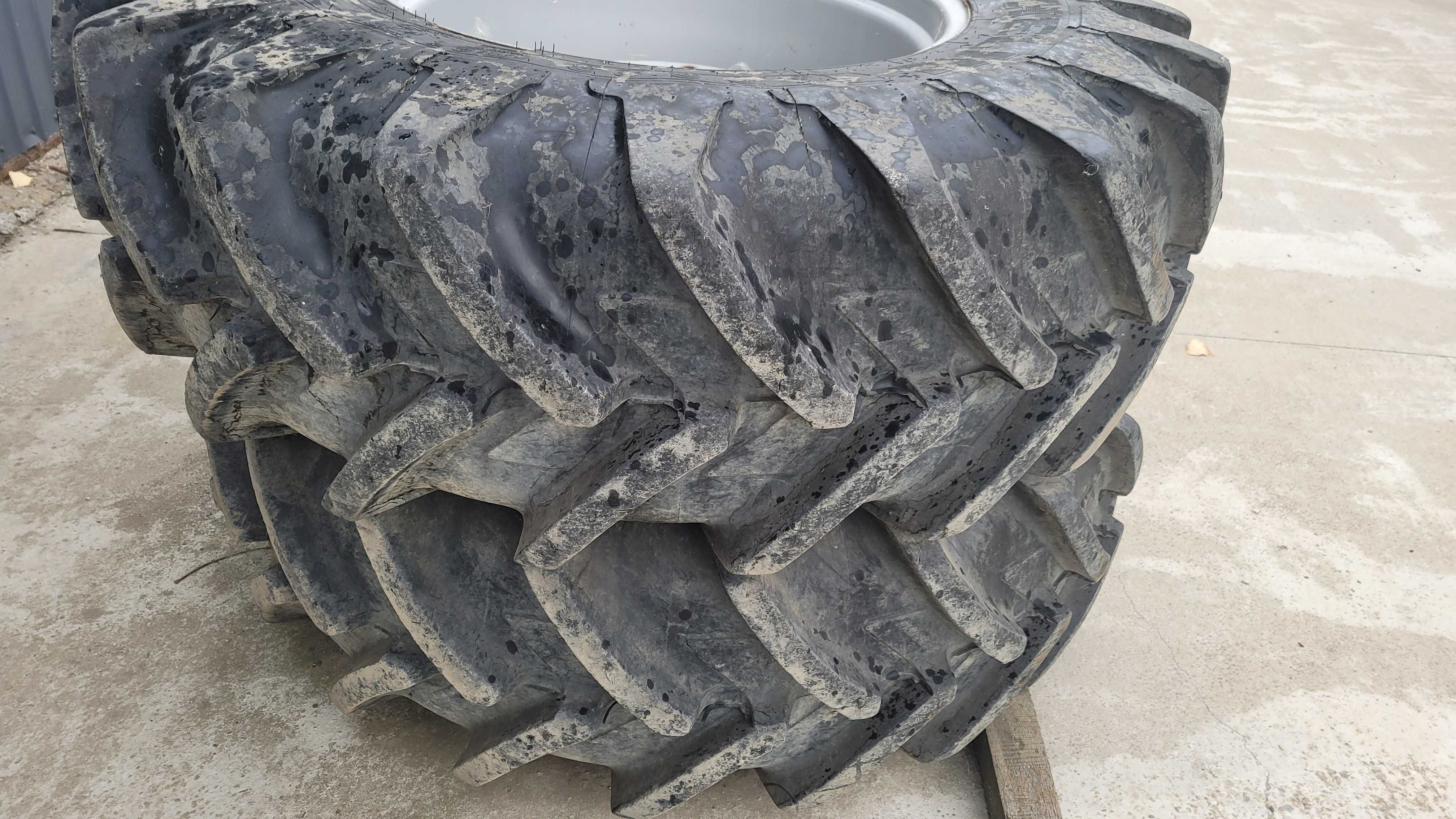 Cauciucuri Michelin 420/85 R28+ jante (8 gauri) - 16,9 R28