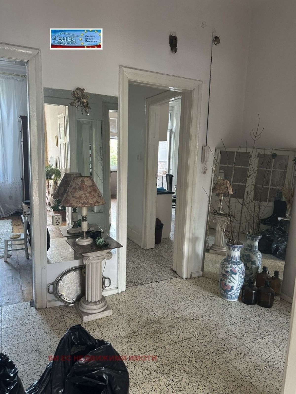 Продажба 3-стаен гр. София - Център 103m²