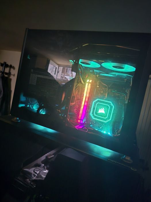 Vând gaming pc ryzen 5600x rtx 3070