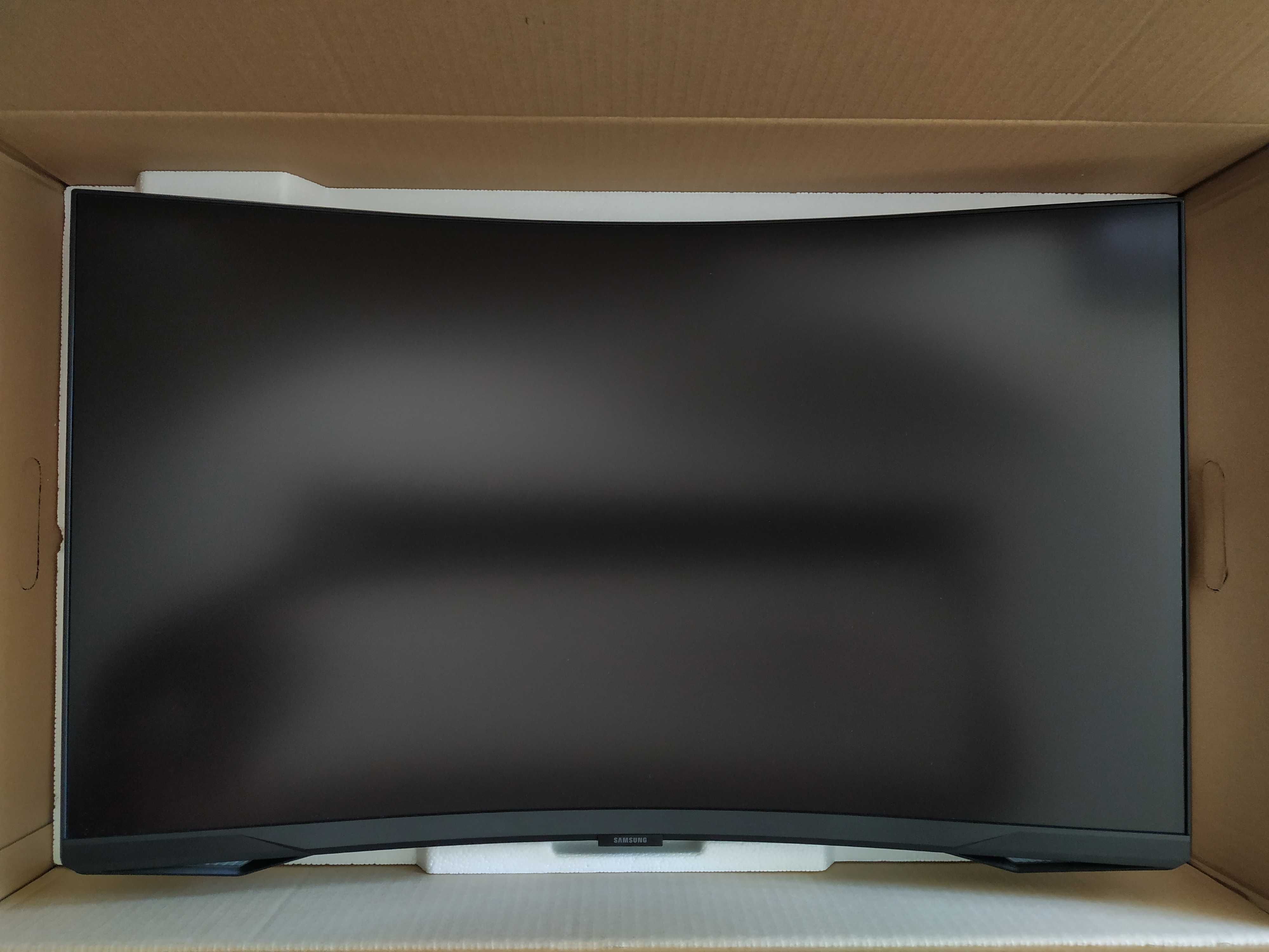 Нов 32" Samsung Odyssey Neo G7 4К Quantum Mini-LED HDR LS32BG750NPXEN