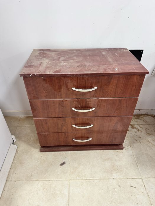 Масивен шкаф размер  височ87см ширин60 дължина 90