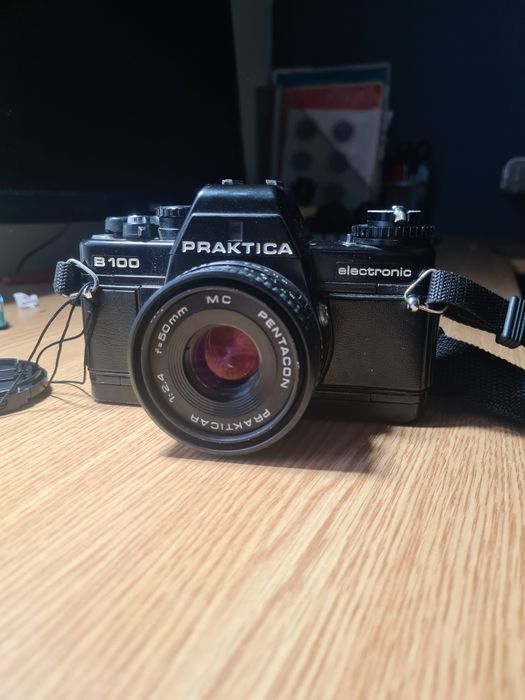 Aparate foto pe film + accesorii