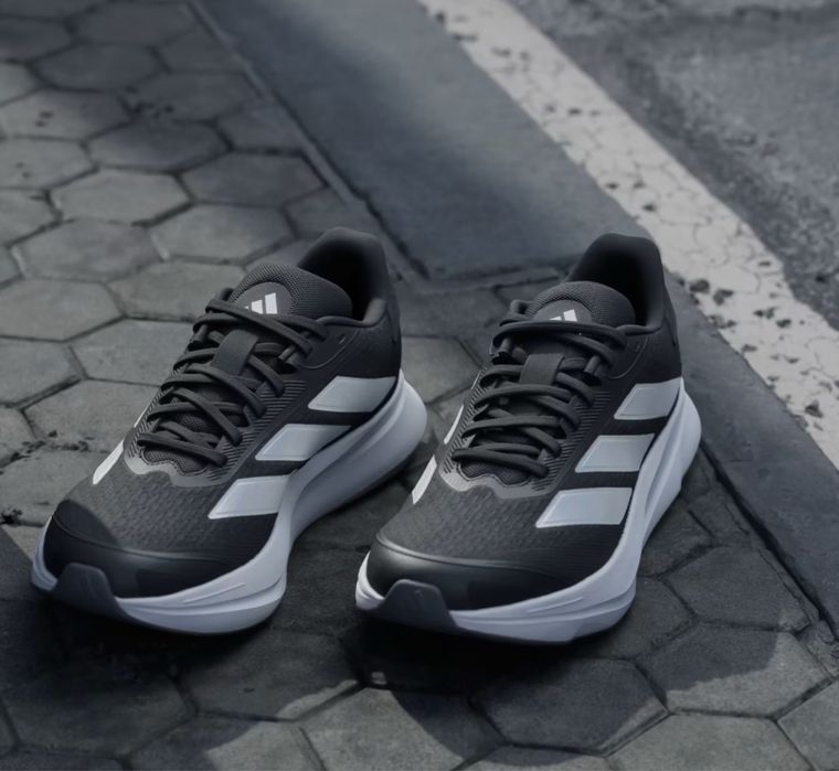 Женские кроссовки Адидас