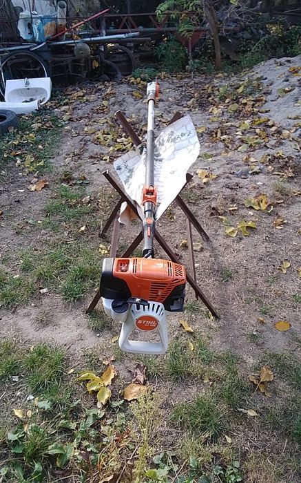 Vand emondor(drujba telescopica de inaltime)stihl(sthil)ht 135 nou