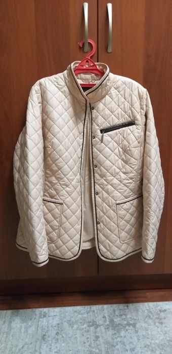 Куртка жен., 48 - 50 раз. б/у, в отличном состоянии,  4000 тг.