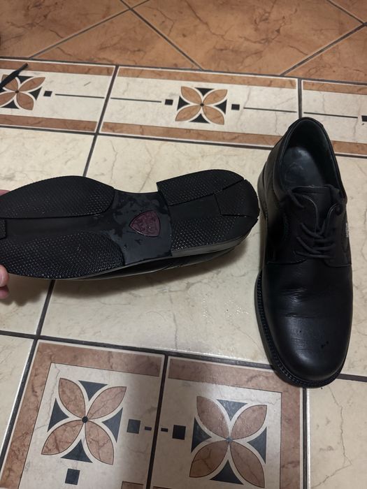 Pantofi gallus 42.