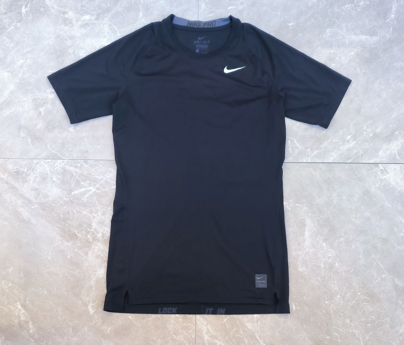 Nike Pro размер L тениска