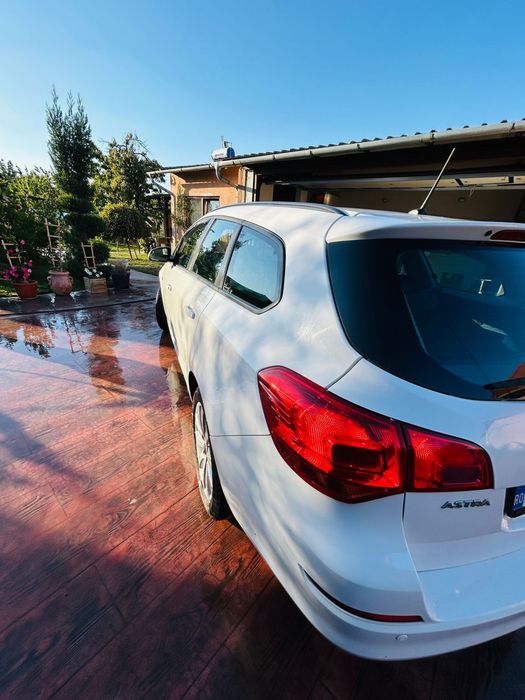 De vânzare Opel Astra J - 2011
