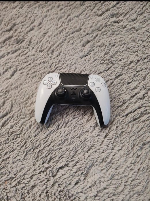 Playstation 5 cu 2 controllere