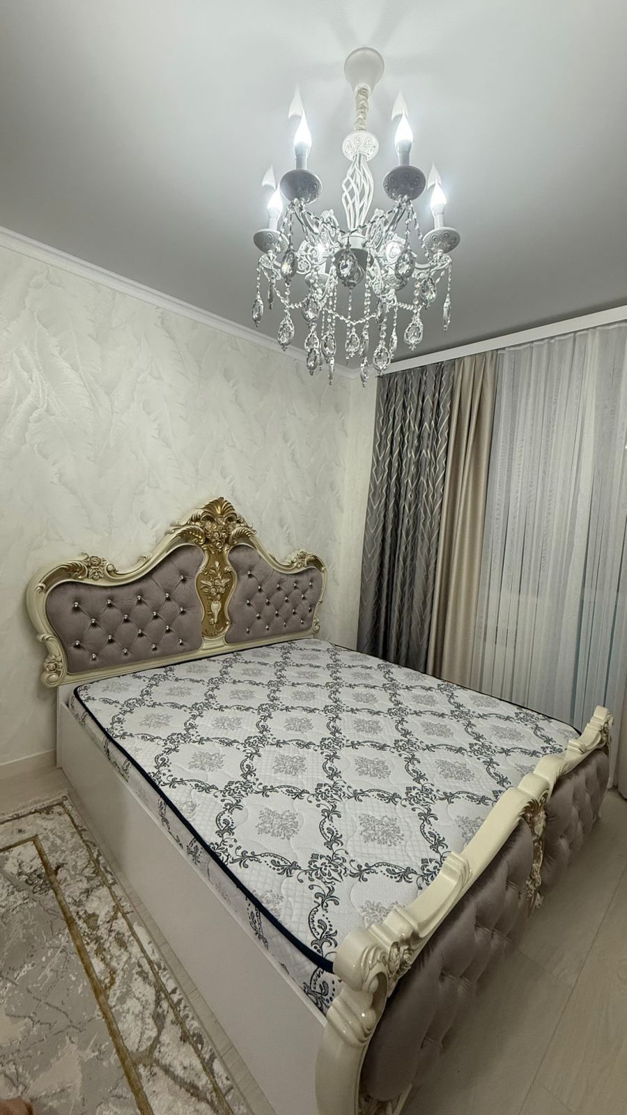 Продаётся кровать с матрасом 180/200