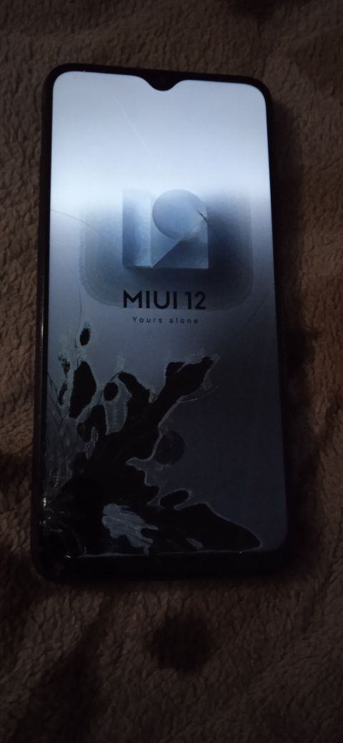 Poco M3 разбитый