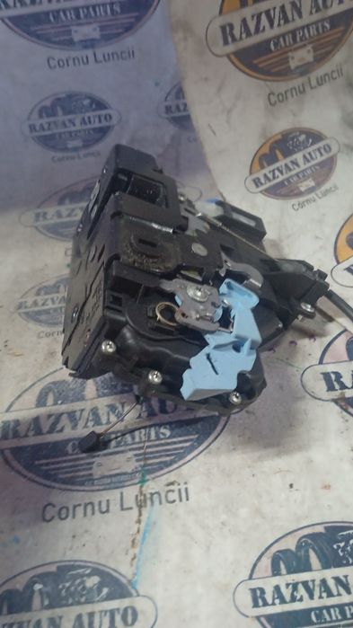 broasca dreapta spate volkswagen touran 2012