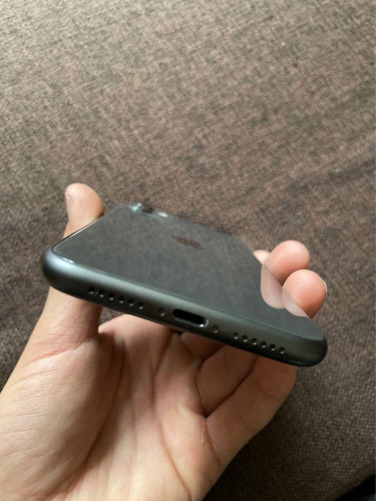 IPhone 11 (Black)