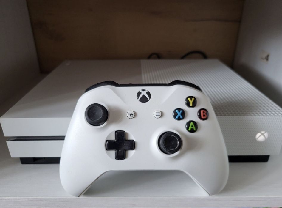 Vand Xbox One S 1TB ,Volan Ferrari In Stare Impecabila Ca Nou