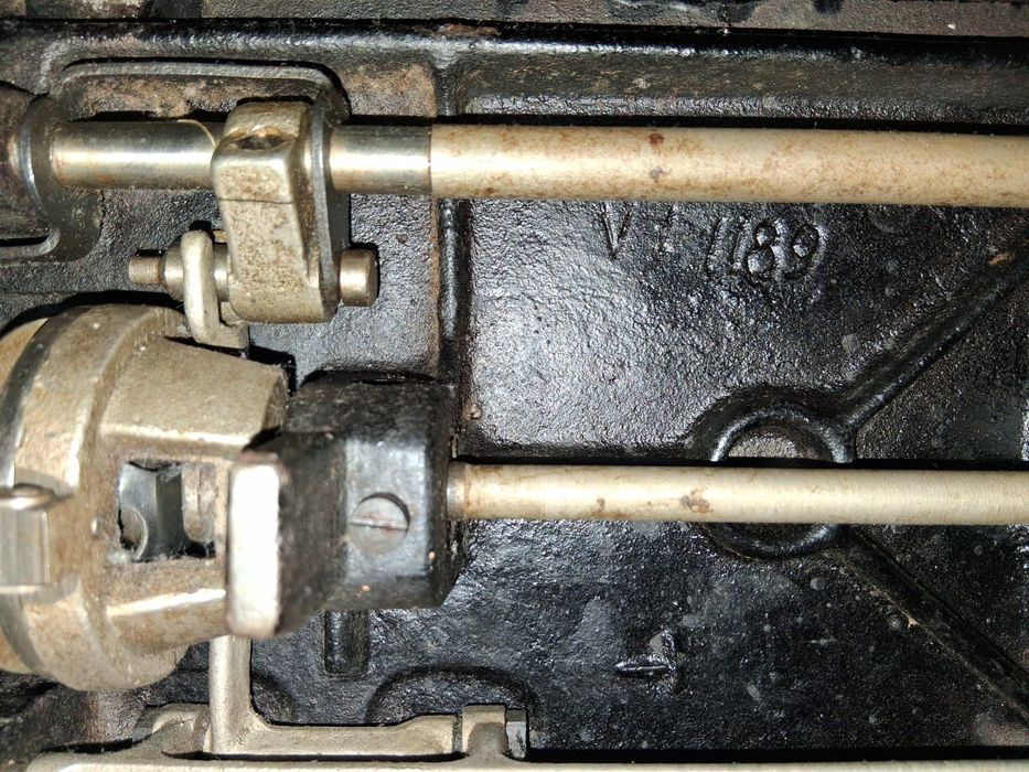 Mașină de cusut SINGER