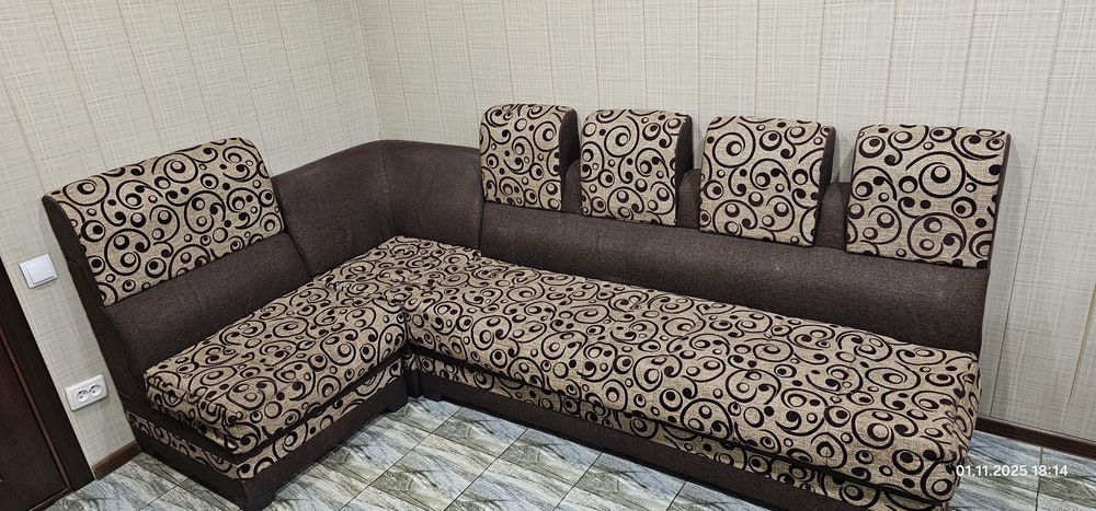 Кухонный уголок диван 2,5х1,4м