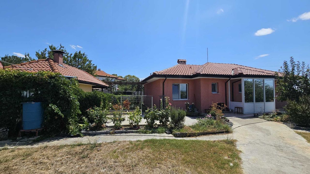 Продава се Къща в с. Кошарица, Област Бургас - 160 кв.м за 1688 €/кв.м - Снимка #1