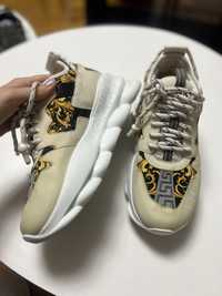 Versace chain reaction