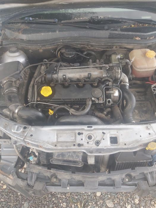 Dezmembrez opel astra h