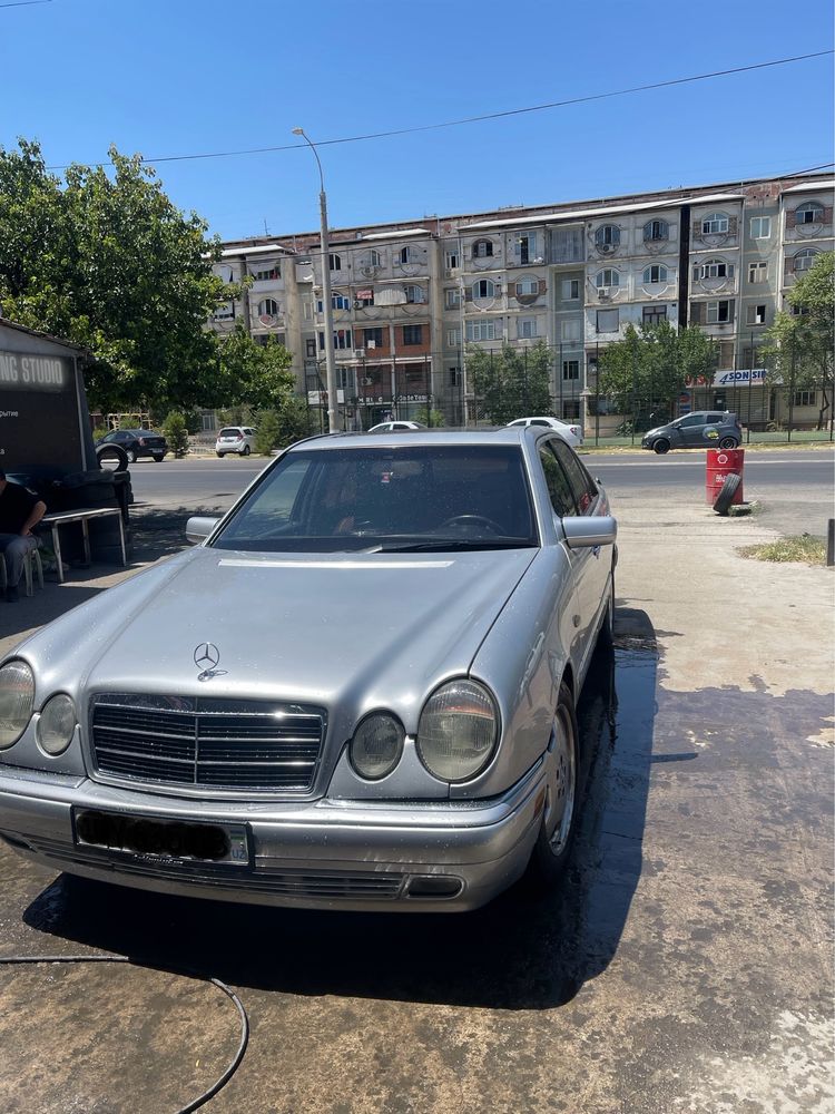 Mercedes benz w210