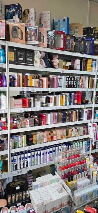 Стелажи и оборудване за магазин