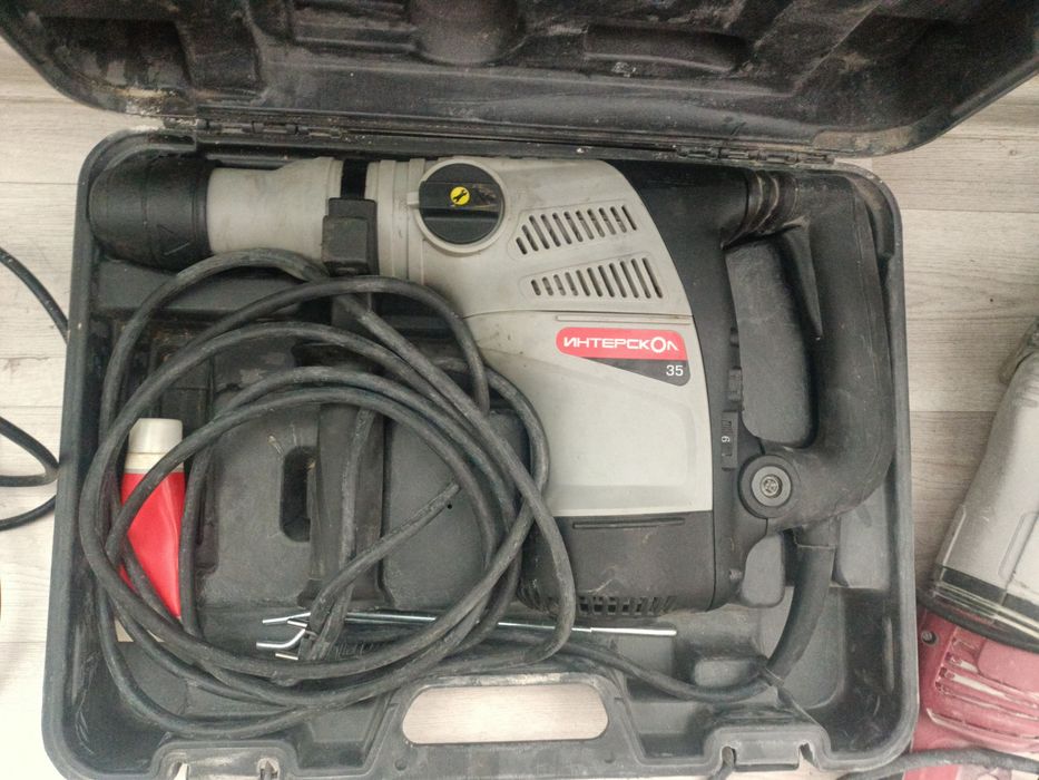 Перфоратор мощный новый