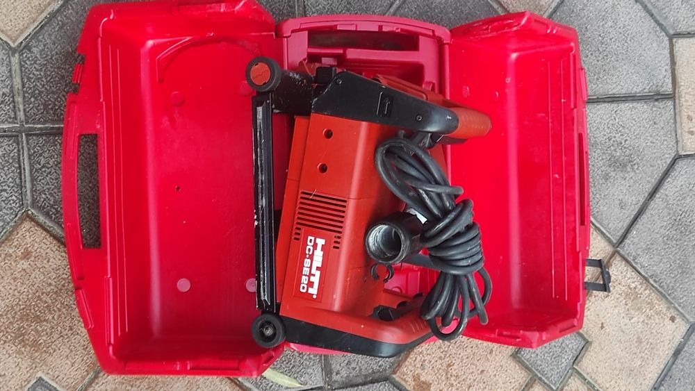 Mașina de făcut caneluri HILTI DC-SE 20 in stare excelenta