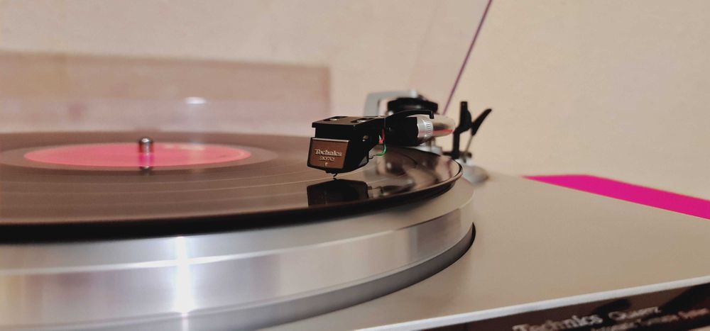 Technics SL-Q2 Direct Drive Turntable