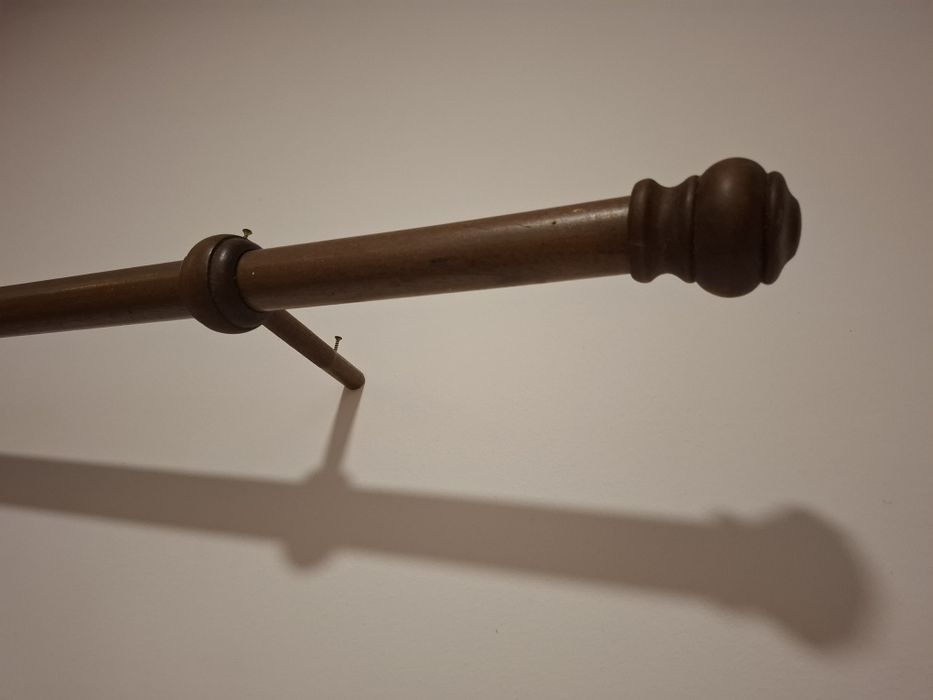 Galerii metalice și de lemn perdea