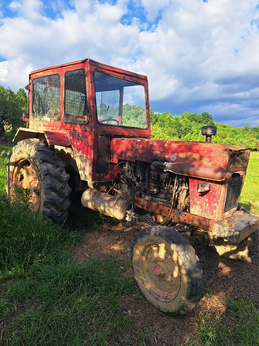 Tractor forestier u650 troliu pe aer