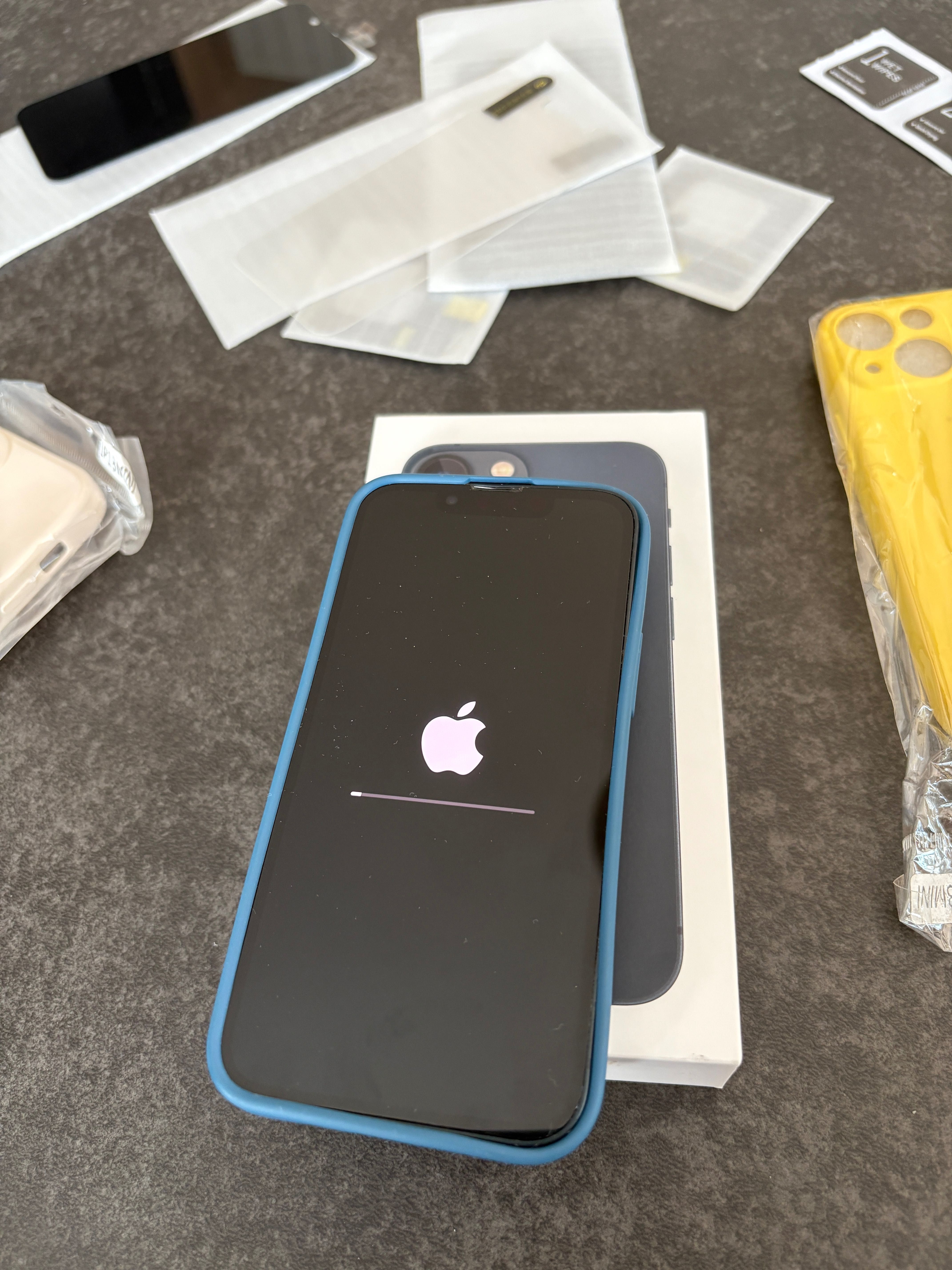 iPhone 13 mini като нов с подаръци!