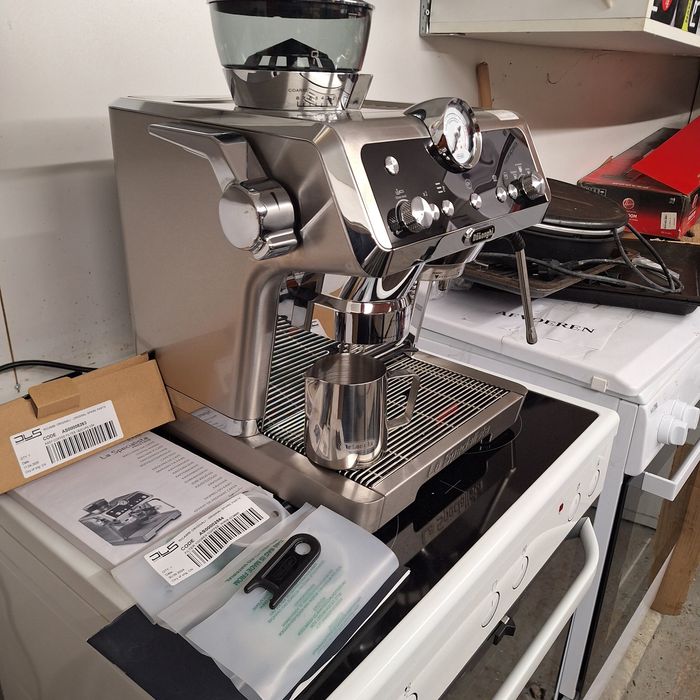 Еспресо Кафе машина Delonghi Prestigio LA Specialista