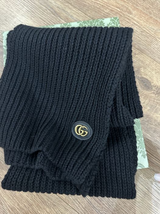 Set Gucci caciula şi fular