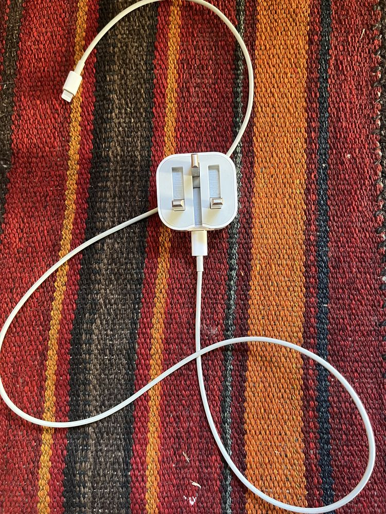 Zaryadka iphone adapter