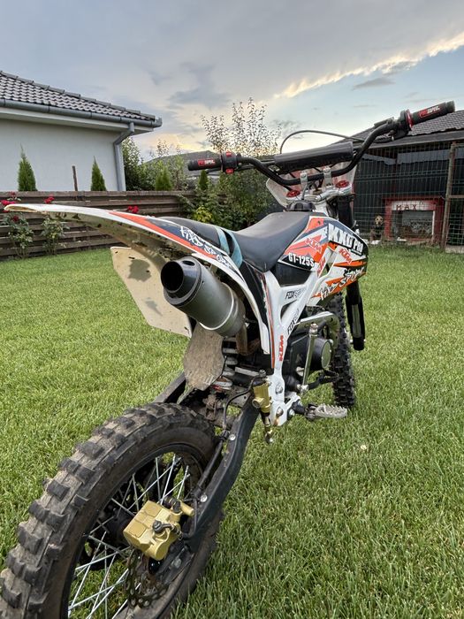 Vând kxd 125s pornire la buton