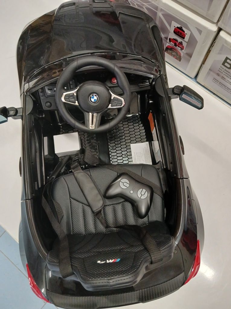 Акумулаторна кола BMW M4 смеки гуми и кожена седалка 12v